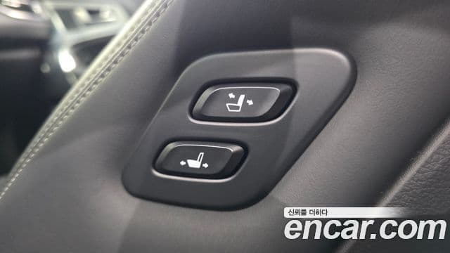 Genesis G70 2018 — ფოტო 17/20