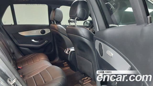 Mercedes-Benz GLC-Class 2021 — ფოტო 8/18