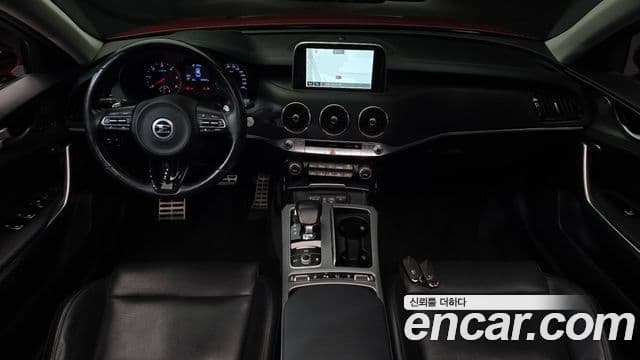 Kia Stinger 2018 — Фото 7/20