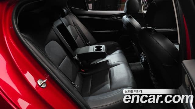 Kia Stinger 2018 — Фото 12/20