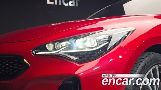 Kia Stinger 2018 — Şəkil 4/36