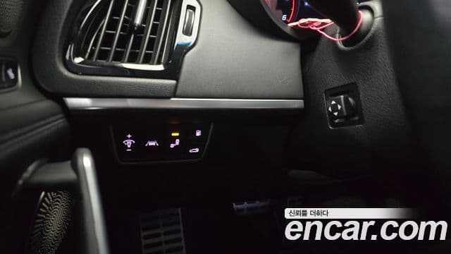 Kia Stinger 2018 — Şəkil 17/36