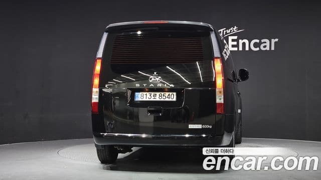 Hyundai Staria 2023 — ფოტო 4/20