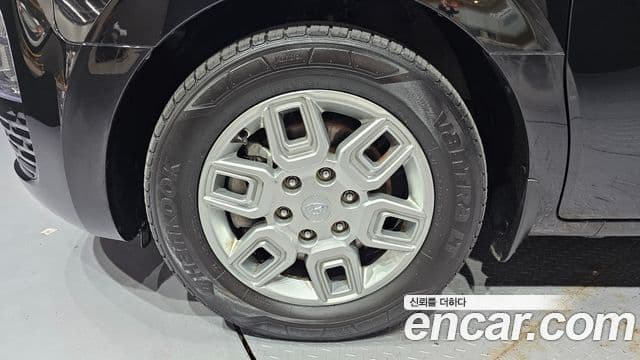 Hyundai Staria 2023 — ფოტო 5/20