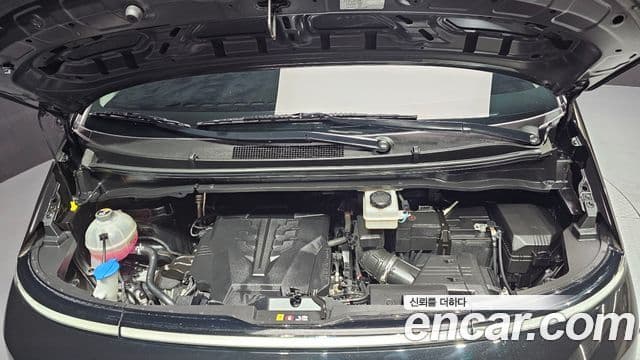 Hyundai Staria 2023 — ფოტო 6/20