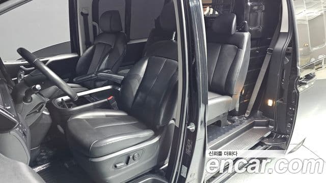 Hyundai Staria 2023 — ფოტო 11/20