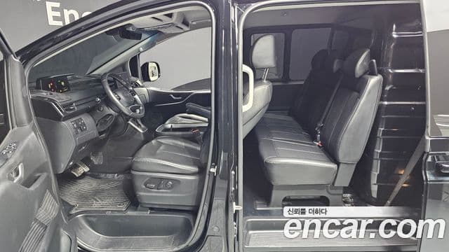 Hyundai Staria 2023 — ფოტო 13/20
