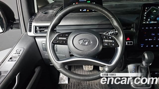 Hyundai Staria 2023 — ფოტო 14/20