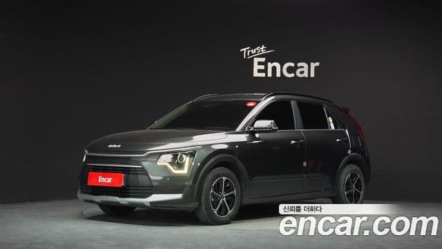 Kia Niro 2022 — Фото 1/20