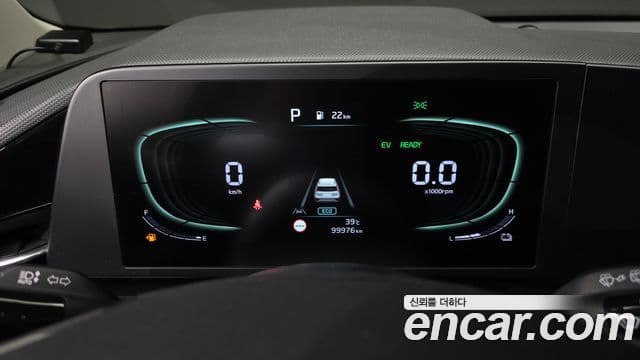 Kia Niro 2022 — Фото 8/20