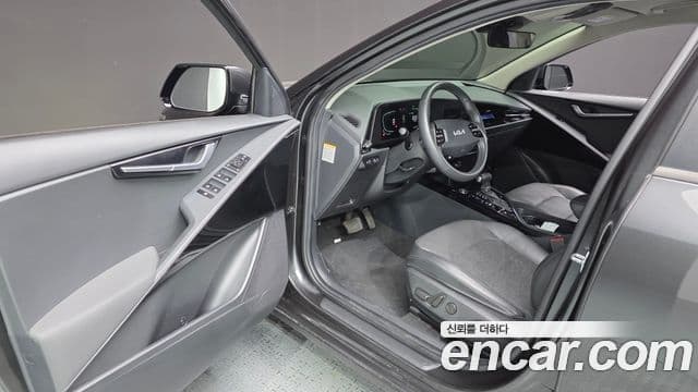 Kia Niro 2022 — Фото 10/20
