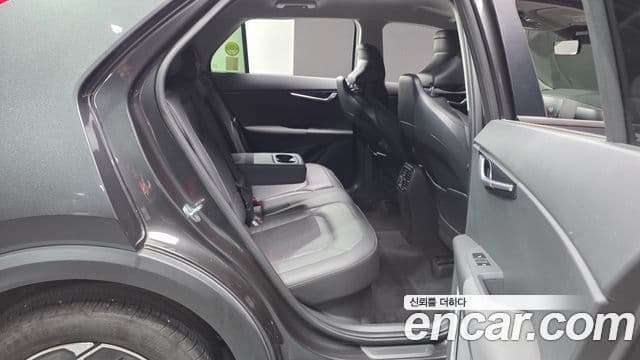 Kia Niro 2022 — Фото 11/20