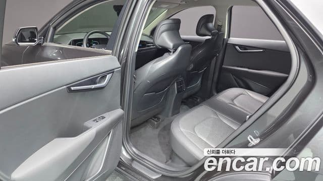 Kia Niro 2022 — Фото 12/20