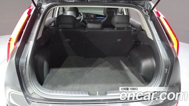 Kia Niro 2022 — Фото 15/20