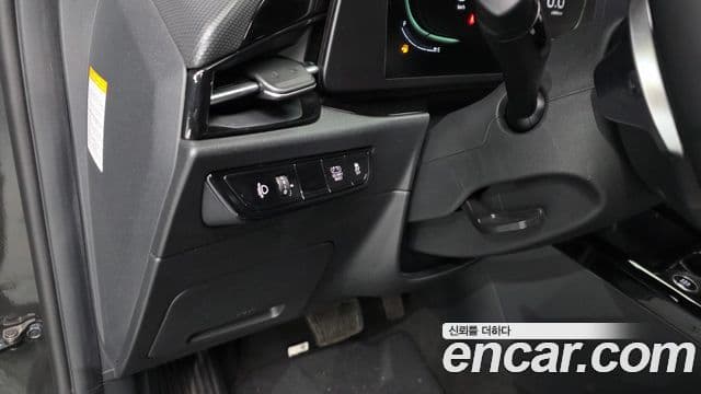 Kia Niro 2022 — Фото 18/20