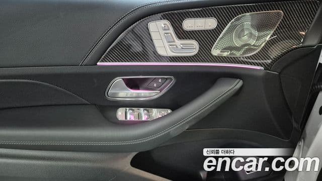 Mercedes-Benz GLE-Class 2025 — Photo 13/19