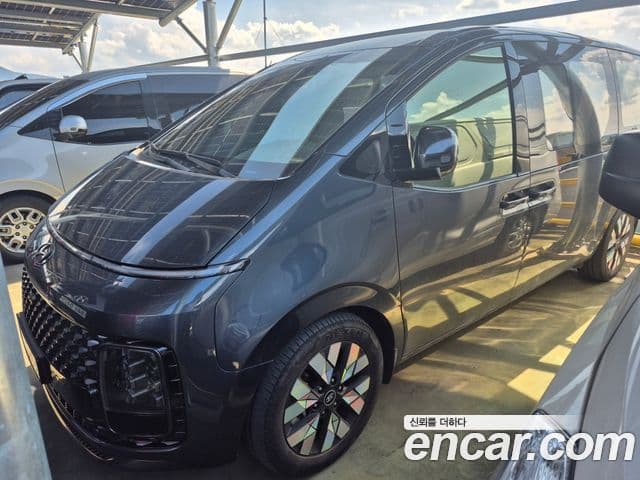 Hyundai Staria 2024 — ფოტო 1/16