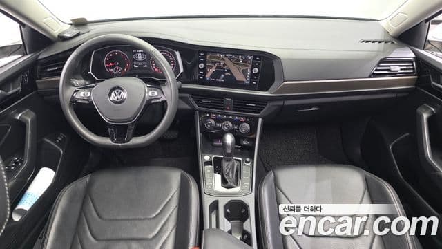 Volkswagen Jetta 2020 — ფოტო 7/20