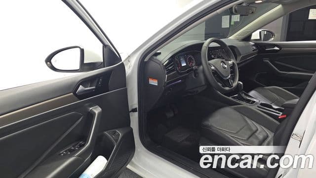 Volkswagen Jetta 2020 — ფოტო 10/20