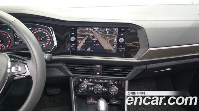 Volkswagen Jetta 2020 — ფოტო 14/20
