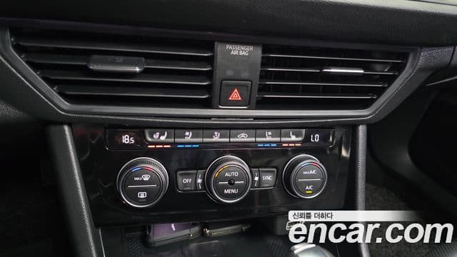Volkswagen Jetta 2020 — ფოტო 18/20