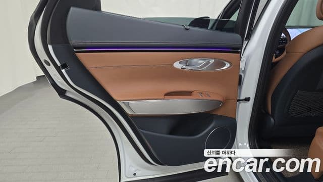 Genesis GV70 2025 — ფოტო 22/32