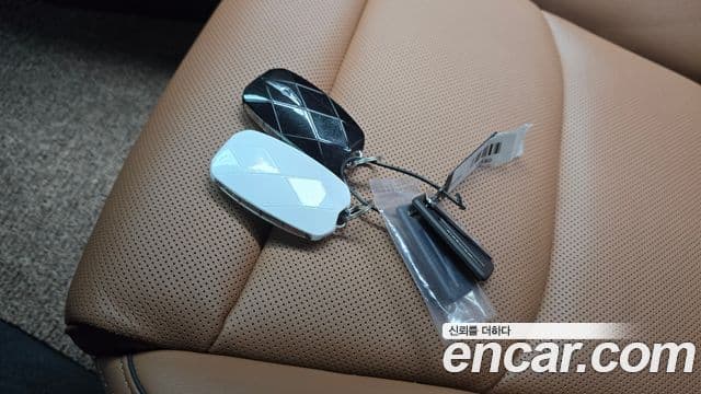 Genesis GV70 2025 — ფოტო 14/32