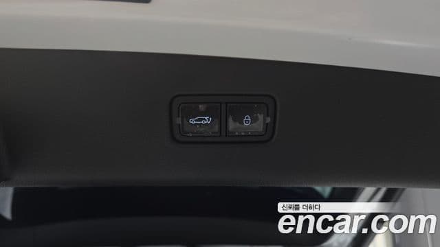 Genesis GV70 2025 — ფოტო 16/32