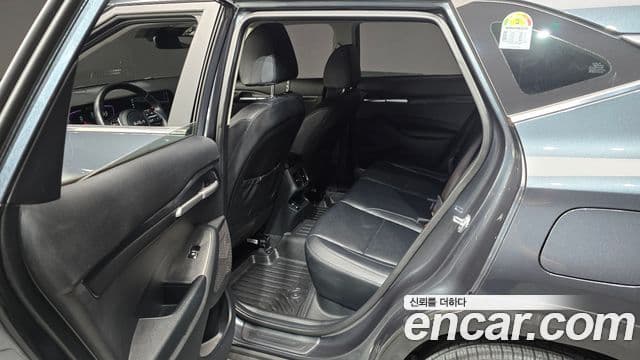 Kia Seltos 2024 — Şəkil 10/20