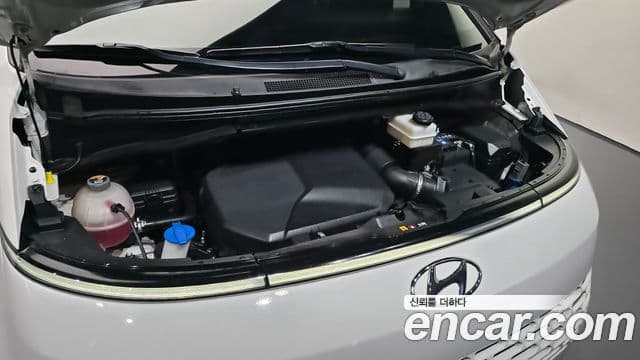 Hyundai Staria 2022 — Фото 6/20