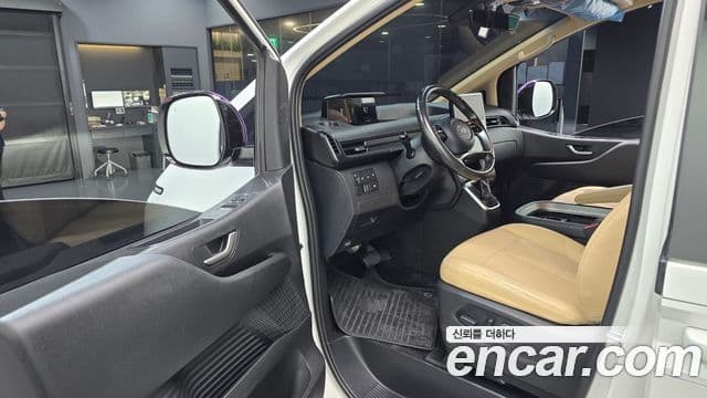 Hyundai Staria 2022 — Фото 10/20