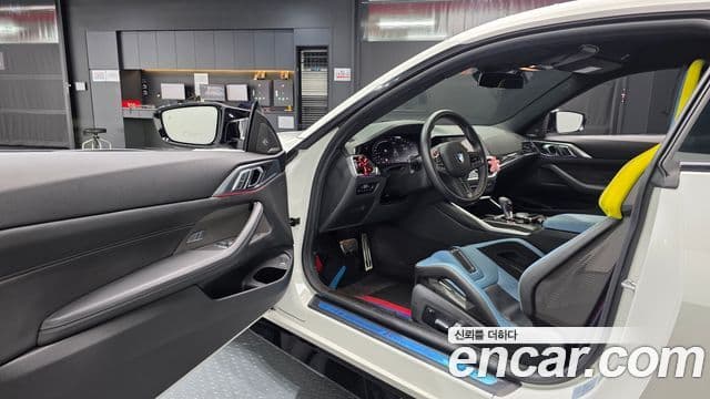 BMW M4 2023 — Şəkil 10/20