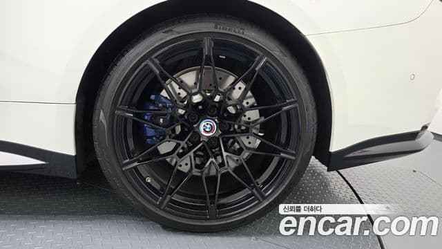 BMW M4 2023 — Photo 22/31