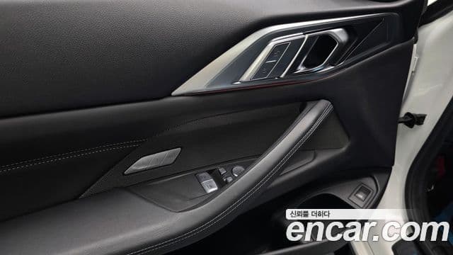 BMW M4 2023 — Photo 11/31
