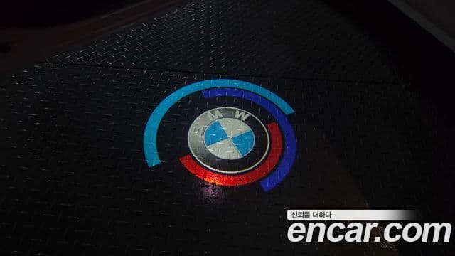 BMW M4 2023 — Photo 6/31
