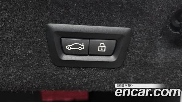 BMW M4 2023 — Photo 28/31