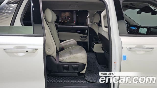Kia Carnival 2022 — Photo 23/34