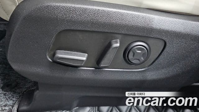 Kia Carnival 2022 — Photo 30/34