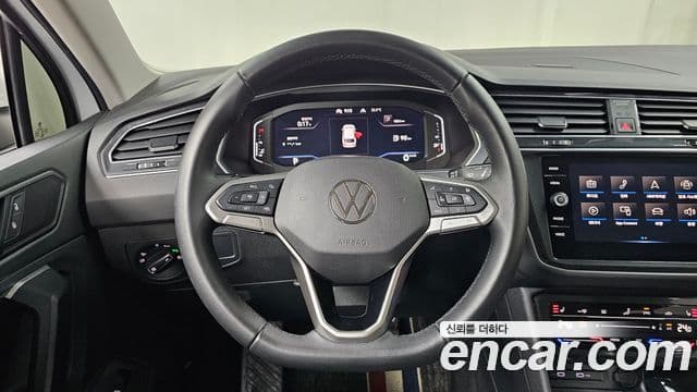 Volkswagen Tiguan 2022 — ფოტო 12/20
