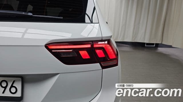 Volkswagen Tiguan 2022 — Photo 17/32