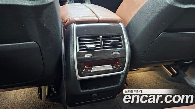 BMW X5 2021 — Şəkil 24/32