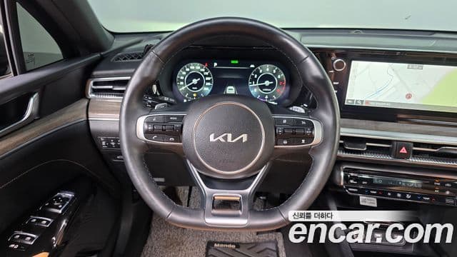 Kia K5 2023 — Şəkil 13/20