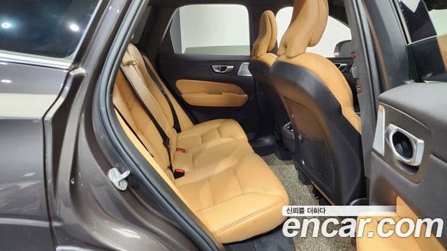 Volvo XC60 2024 — Şəkil 12/20