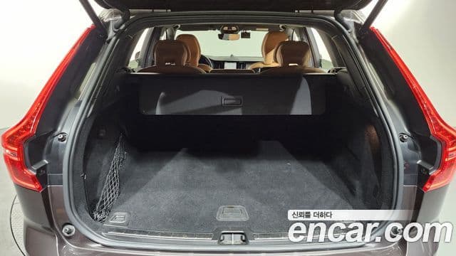 Volvo XC60 2024 — Photo 7/35