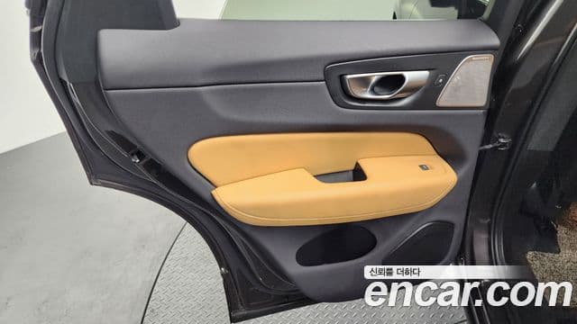 Volvo XC60 2024 — Photo 26/35