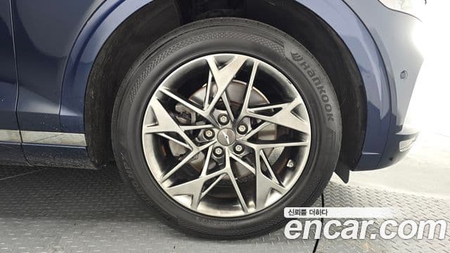 Genesis GV70 2021 — Photo 20/31