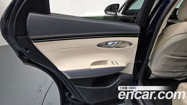 Genesis GV70 2021 — Photo 14/31