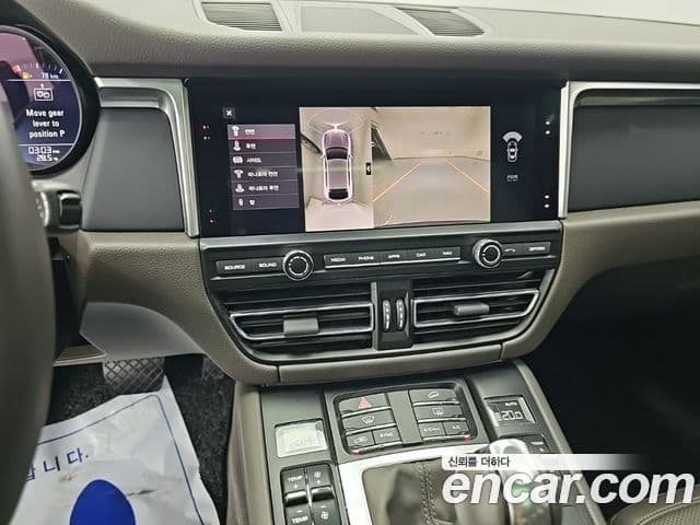 Porsche Macan 2019 — Фото 9/18
