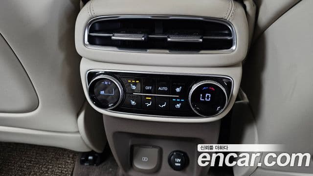 Genesis GV80 2023 — ფოტო 19/20