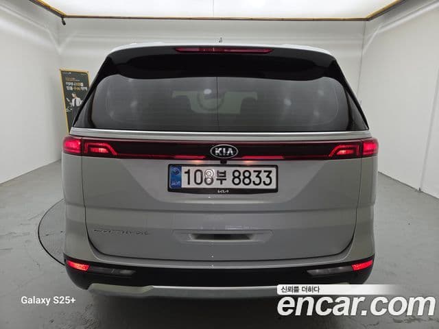 Kia Carnival 2021 — Фото 1/19